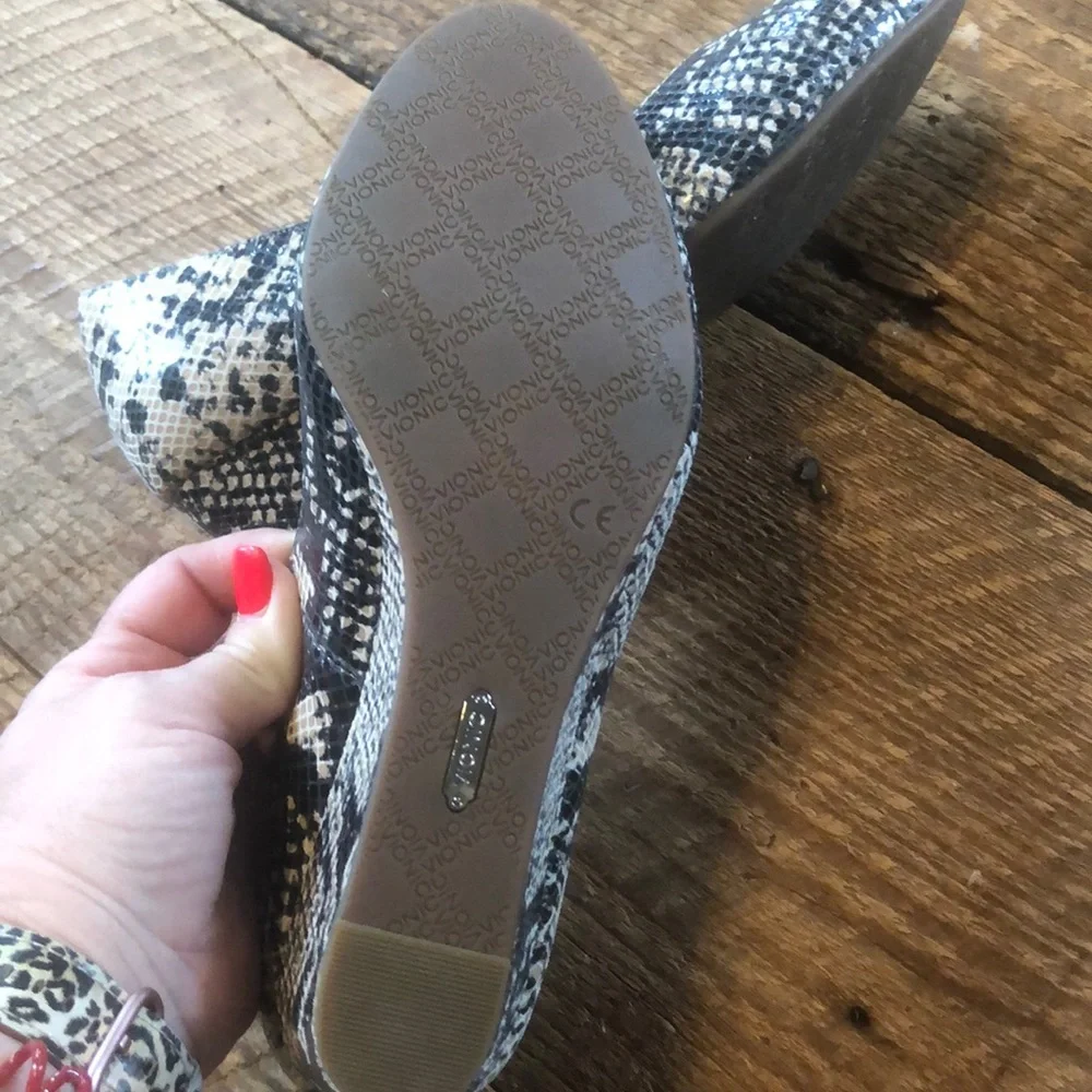 Vionic Antonia snakeskin wedge 7